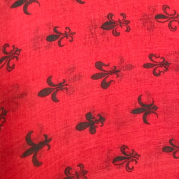 Red scarf with New Orleans Fleur-de-lis - Picture 3 of 3